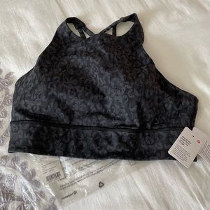 Lululemon sports bra size 10